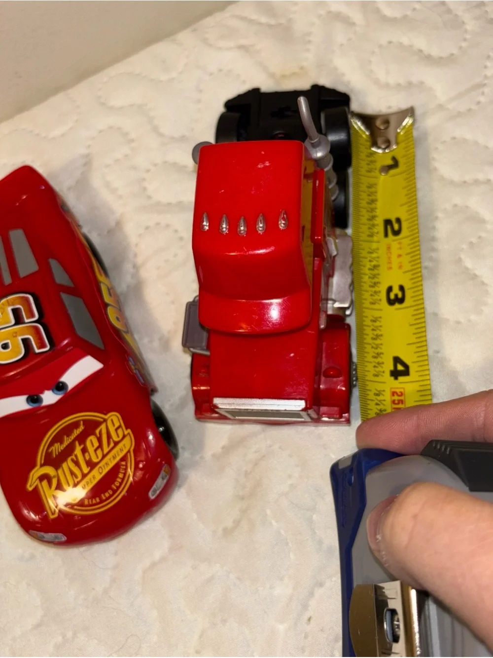 Disney Pixar Cars Lightning McQueen Die-Cast Red Race Car